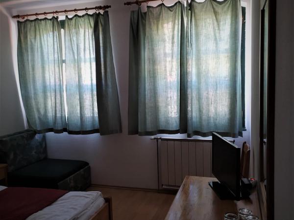 Bacchus Panzió : photo 4 de la chambre chambre lits jumeaux