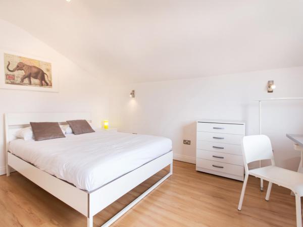 Tooting Broadway Studios & Rooms by DC London Rooms : photo 7 de la chambre chambre double avec salle de bains commune
