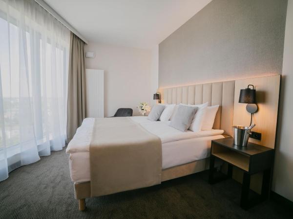 B&B HOTEL Warsaw East : photo 6 de la chambre suite