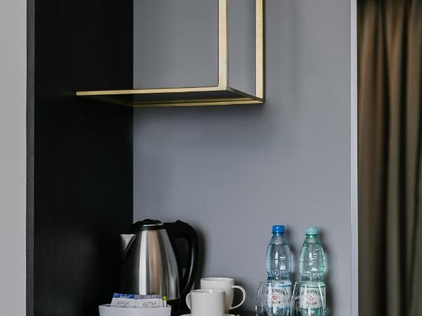 B&B HOTEL Warsaw East : photo 3 de la chambre suite