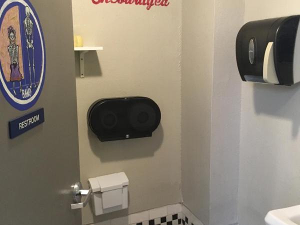 HI San Diego Downtown Hostel : photo 6 de la chambre lit dans dortoir pour hommes de 4 lits