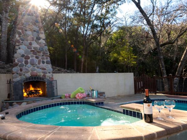 The River Road Retreat at Lake Austin-A Luxury Guesthouse Cabin & Suite : photo 3 de la chambre suite - vue sur piscine 