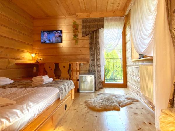 Pensjonat u Ani : photo 5 de la chambre chambre double deluxe avec balcon et vue sur le jardin