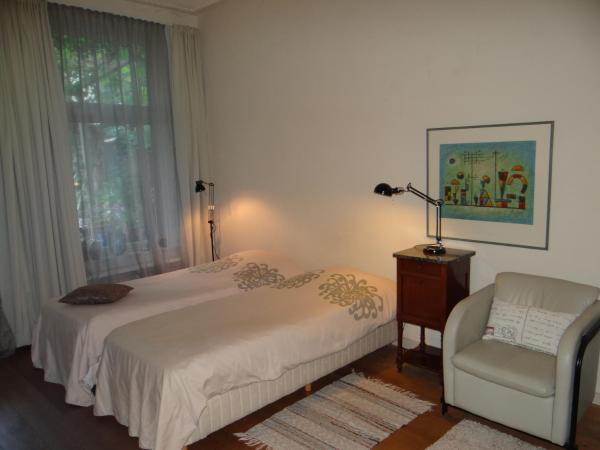 Cessinas : photo 2 de la chambre chambre double - vue sur jardin