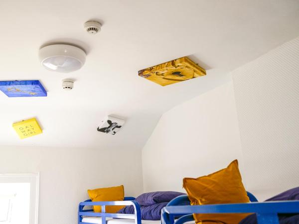 The Woodquay Hostel : photo 2 de la chambre lit simple dans dortoir de 4 lits