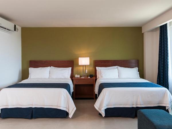 Holiday Inn Express Cabo San Lucas, an IHG Hotel : photo 3 de la chambre standard queen room with two queen beds - extra floor space