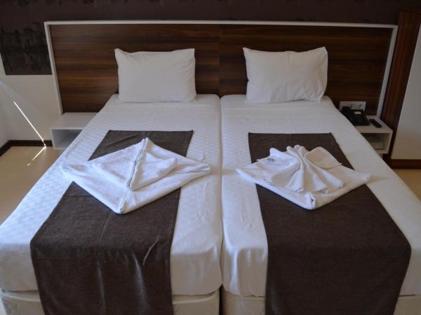 Grand Antalya Hotel : photo 3 de la chambre chambre familiale