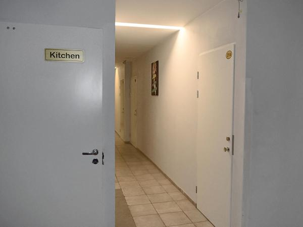 Arkadia Hotel & Hostel : photo 9 de la chambre chambre double ou lits jumeaux avec salle de bains commune