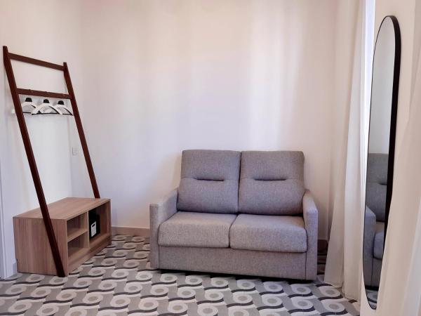 Hotel 19-30 Valencia : photo 3 de la chambre chambre triple avec balcon