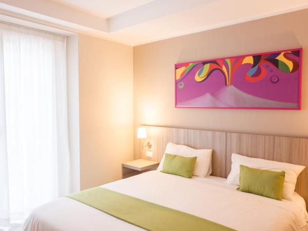 Art Suite nel Cuore di Napoli : photo 2 de la chambre chambre double ou lits jumeaux Économique