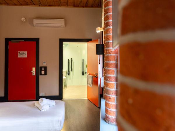 easyHotel Manchester : photo 1 de la chambre chambre double - accessible aux personnes à mobilité réduite