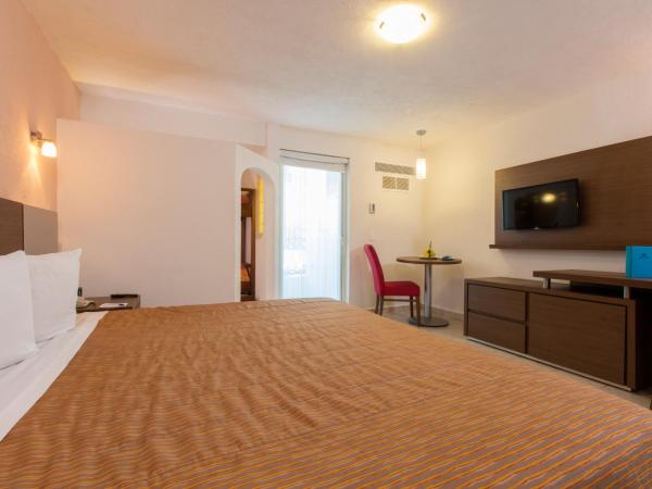Crown Paradise Club All Inclusive : photo 3 de la chambre chambre familiale