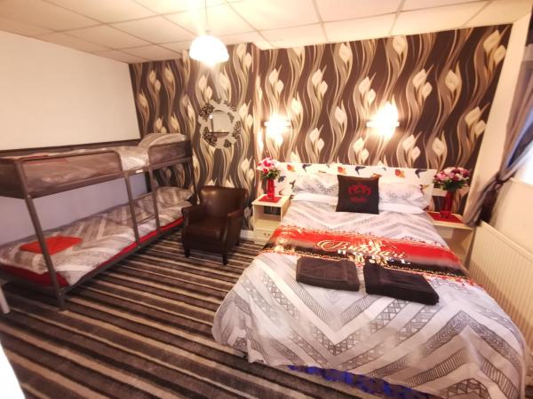 BUKHARI Hotel : photo 1 de la chambre chambre familiale
