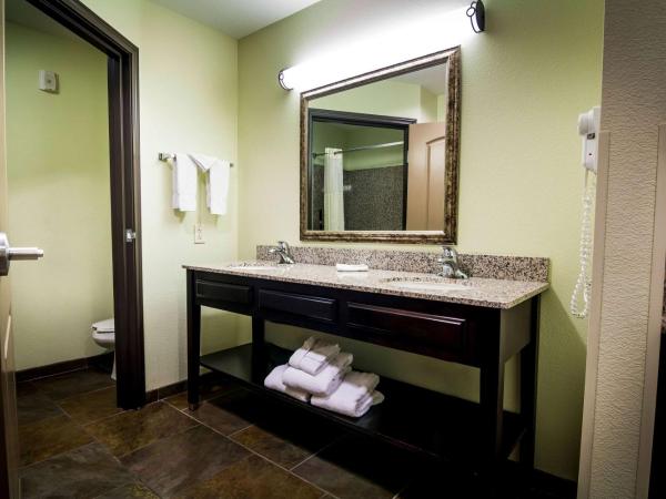 La Quinta by Wyndham Las Vegas Airport South : photo 3 de la chambre suite studio lit king-size avec canapé-lit et bain à remous - non-fumeurs