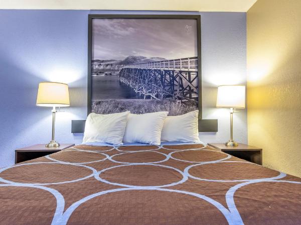 Super 8 by Wyndham Kamloops On The Hill : photo 3 de la chambre suite 1 chambre