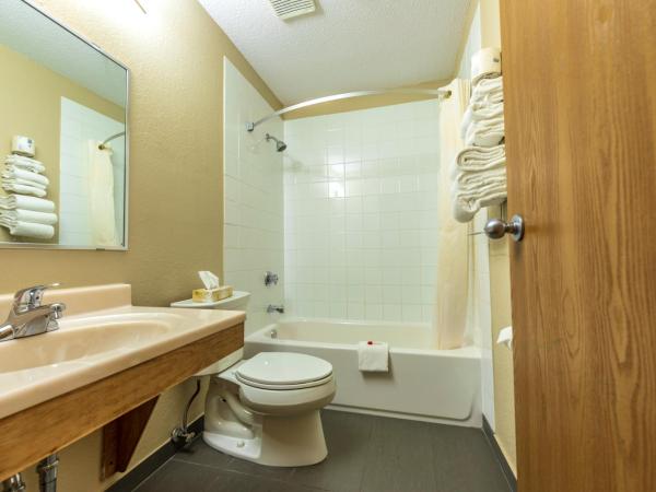 Super 8 by Wyndham Kamloops On The Hill : photo 5 de la chambre suite 1 chambre