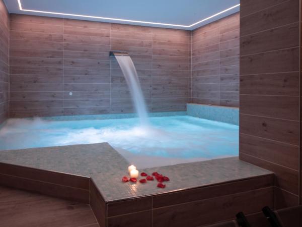 Hotel Avenida : photo 4 de la chambre chambre double ou lits jumeaux avec accès spa