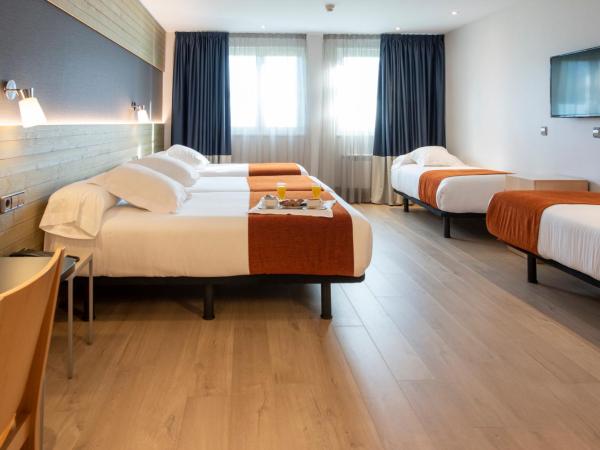 Hotel Avenida : photo 4 de la chambre chambre familiale