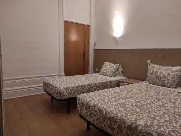 Lira Guest House B&B : photo 4 de la chambre chambre double ou lits jumeaux