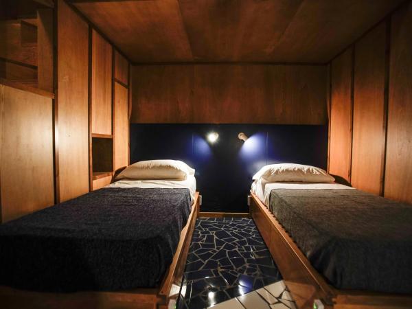 NAP Hostel Spaccanapoli : photo 5 de la chambre lit dans dortoir pour femmes de 7 lits