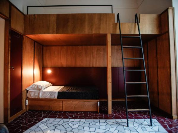 NAP Hostel Spaccanapoli : photo 3 de la chambre lit dans dortoir mixte de 5 lits