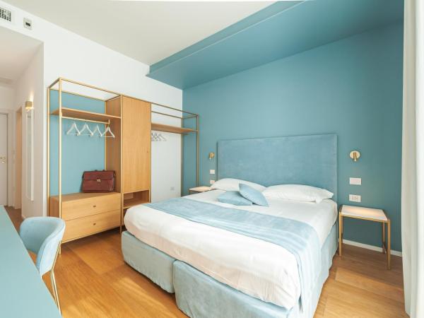 Hotel Aristeo : photo 7 de la chambre chambre double deluxe - vue latérale sur mer
