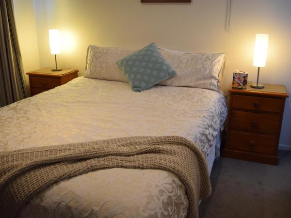 Bed & Breakfast in the Heart of Fendalton : photo 3 de la chambre chambre lit queen-size