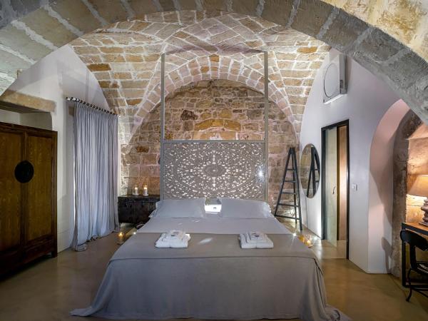 Palazzo Sant'Anna Lecce : photo 3 de la chambre suite lit queen-size avec baignoire spa