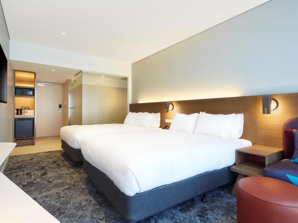 Holiday Inn Express Sydney Airport, an IHG Hotel : photo 3 de la chambre chambre standard avec 2 lits queen-size
