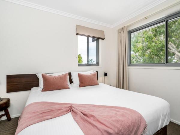 Byron Bay Hotel and Apartments : photo 8 de la chambre appartement 3 chambres avec 2 salles de bains