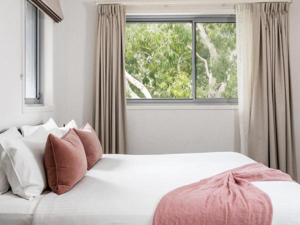 Byron Bay Hotel and Apartments : photo 9 de la chambre appartement 3 chambres avec 2 salles de bains