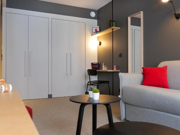 Plan B Hotel - Living Chamonix : photo 3 de la chambre chambre quadruple