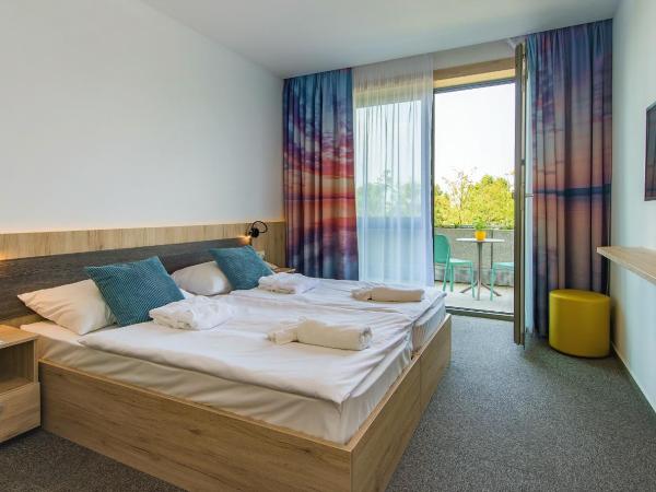 Akadémia Hotel : photo 2 de la chambre chambre double standard avec balcon 