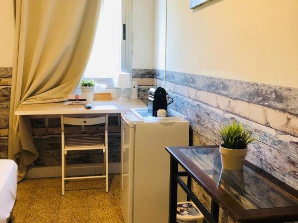 VALENCIA SUITS YOU Centro Histórico, Establecimiento Automatizado-Fast Auto Check in&Out, Solo para Adultos-Adults only : photo 3 de la chambre chambre simple Économique avec salle de bains commune