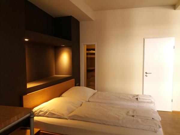 Five Elements Hostel Leipzig : photo 9 de la chambre chambre familiale supérieure (4 personnes)