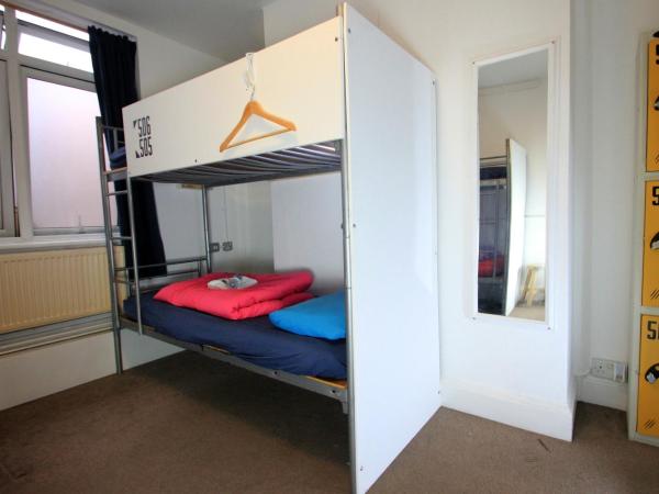 Central Backpackers : photo 1 de la chambre lit dans dortoir pour femmes de 6 lits