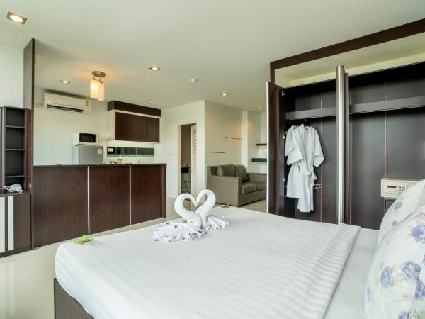 CA Hotel and Residence Phuket - SHA Extra Plus : photo 3 de la chambre suite deluxe avec lit king-size