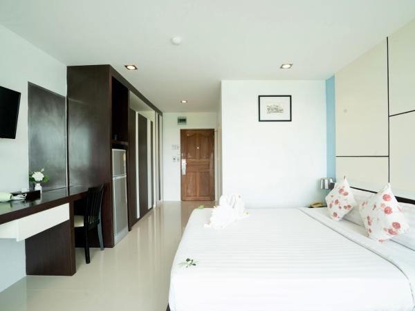 CA Hotel and Residence Phuket - SHA Extra Plus : photo 3 de la chambre chambre double deluxe