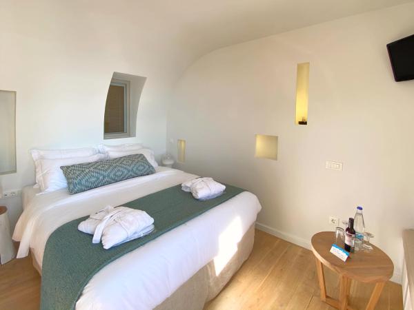 Panorama Boutique Hotel : photo 10 de la chambre chambre double standard avec vue sur caldera 