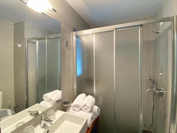 Panorama Boutique Hotel : photo 4 de la chambre chambre double standard avec vue sur caldera 