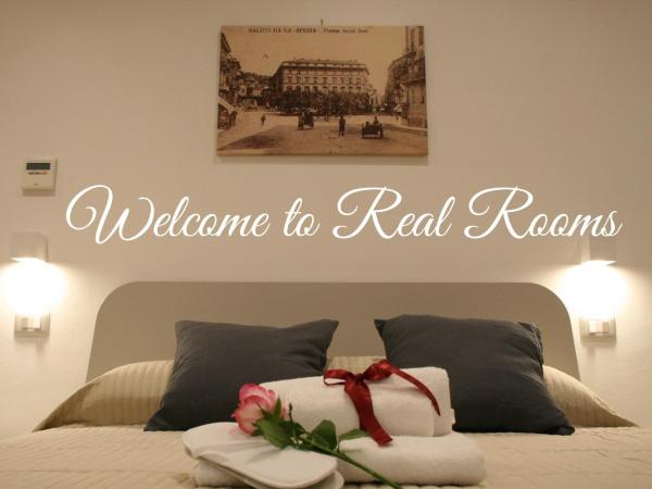 Real Rooms : photo 2 de la chambre chambre double avec lit d'appoint
