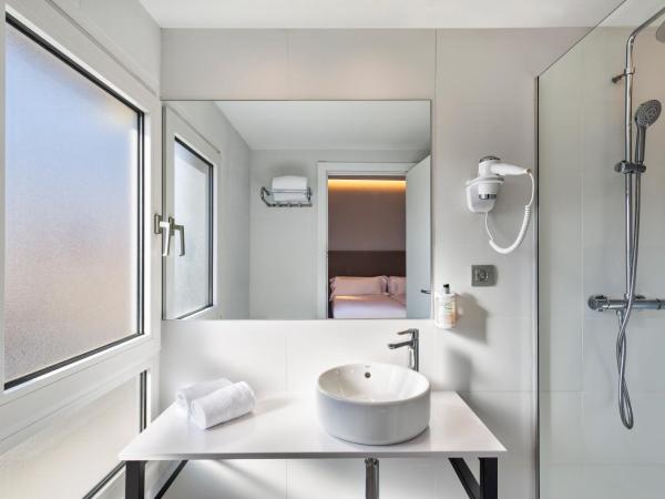 B&B HOTEL Tarragona Centro Urbis : photo 5 de la chambre chambre simple