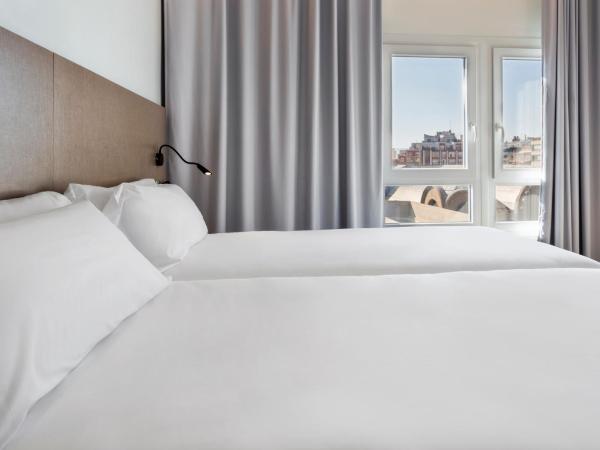 B&B HOTEL Tarragona Centro Urbis : photo 2 de la chambre chambre lits jumeaux