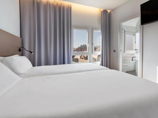 B&B HOTEL Tarragona Centro Urbis : photo 3 de la chambre chambre lits jumeaux