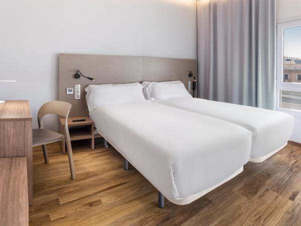 B&B HOTEL Tarragona Centro Urbis : photo 5 de la chambre chambre lits jumeaux