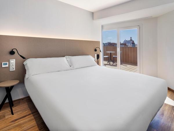 B&B HOTEL Tarragona Centro Urbis : photo 6 de la chambre chambre double supérieure