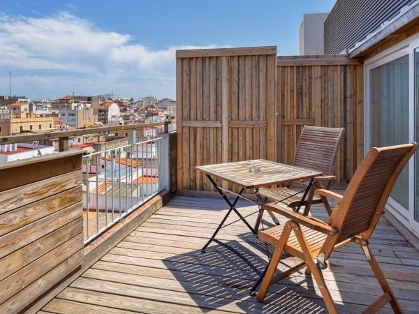 B&B HOTEL Tarragona Centro Urbis : photo 10 de la chambre chambre double supérieure