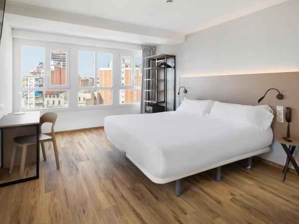 B&B HOTEL Tarragona Centro Urbis : photo 6 de la chambre chambre double