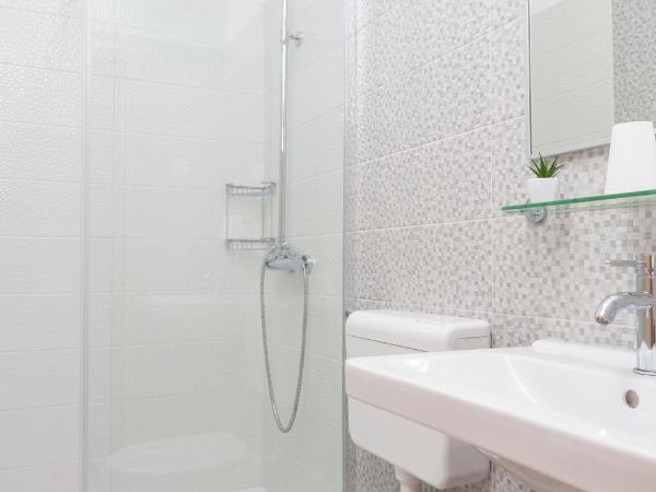 Apartments & Rooms Alagić : photo 4 de la chambre chambre double avec balcon