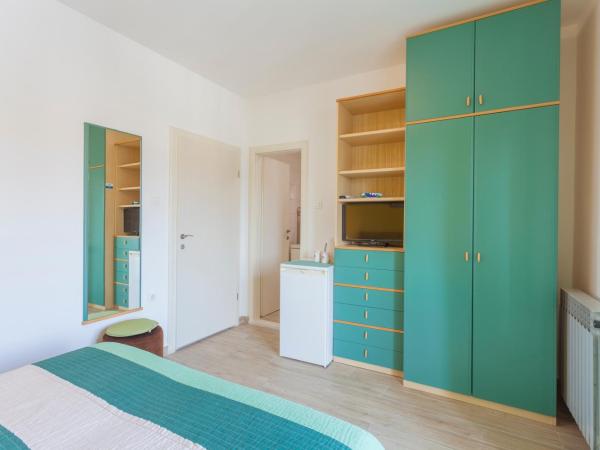 Apartments & Rooms Alagić : photo 3 de la chambre chambre double avec balcon
